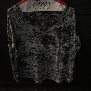 Long sleeve casual wear/workout top